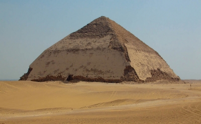 Dahshur, Pir&aacute;mide roja
